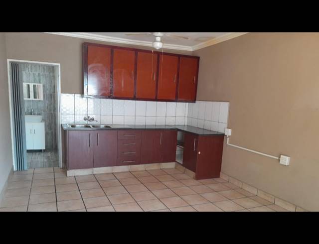 3 BEDROOM HOUSE FOR SALE IN BRACKENHURST